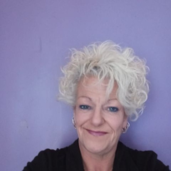 Meet your Posher, Angila - Picture 1 of 1